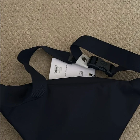 Herschel Supply Company Navy Fanny Pack / Waist Bag - Brand New - Picture 2 of 3